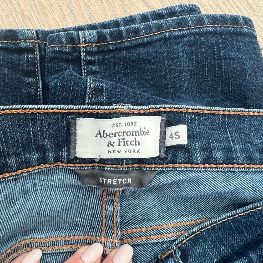 Abercrombie & Fitch Erin Stretch Jeans Size 4s - Picture 2 of 3
